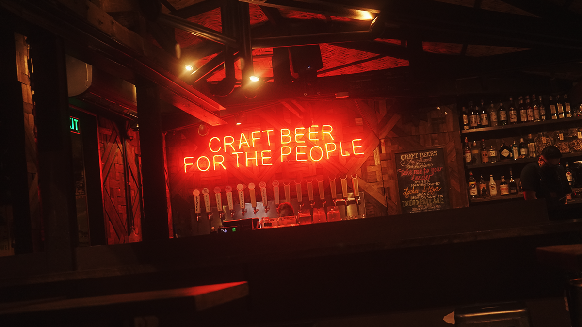 places to hang out with friends in manila - alamat poblacion