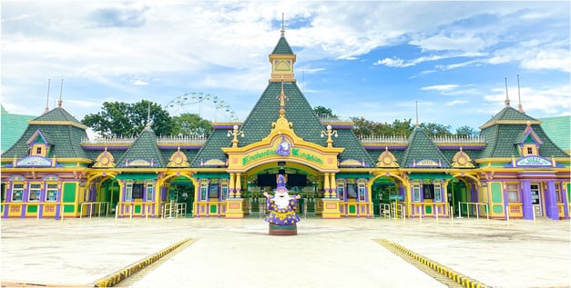 outdoor activities in the philippines - enchanted kingdom