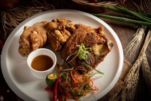 noche buena food - crispy pata