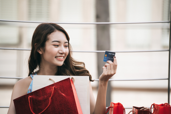 credit card for teens - risk of overspending