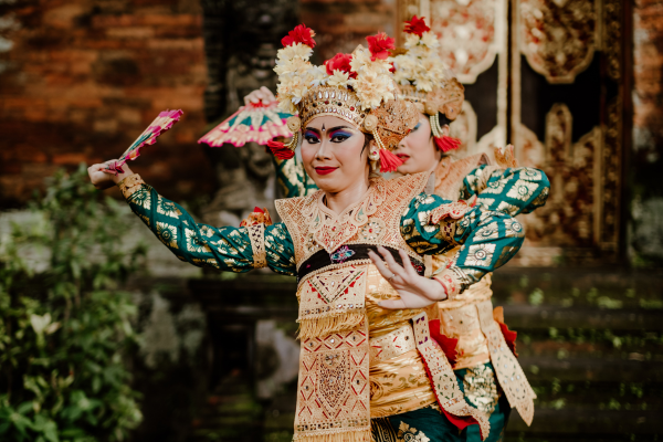 indonesia travel guide - dos and don'ts